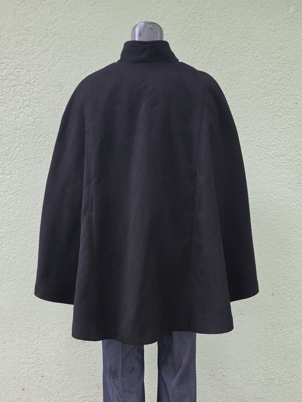 MARC NY Ladies Classic A¹Black Swing Cape Coat with Stand Collar